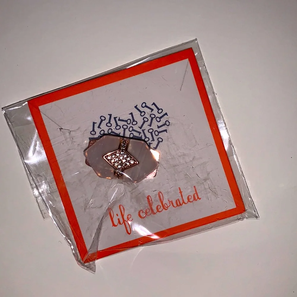 Bracelet Charm - Picture 1 of 1